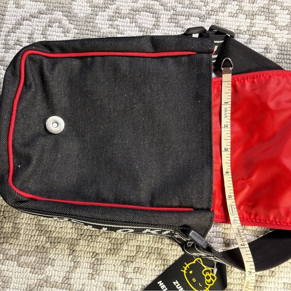 Hello Kitty X Zumba Bundle- Crossbody, Bucket Hat, Tote - Picture 4 of 12